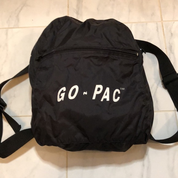 GO PAC black rain jacket/ windbreaker / backpack!  EUC! - Picture 12 of 12